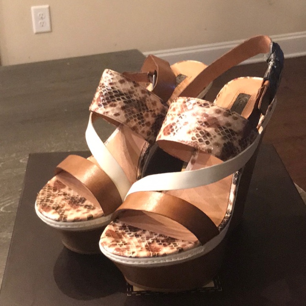 Modern vintage Vera wedge sandal size 37